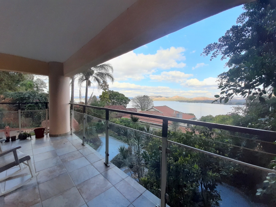 6 Bedroom Property for Sale in Kosmos North West